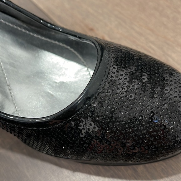 Tahari heels size 8 - Picture 13 of 14